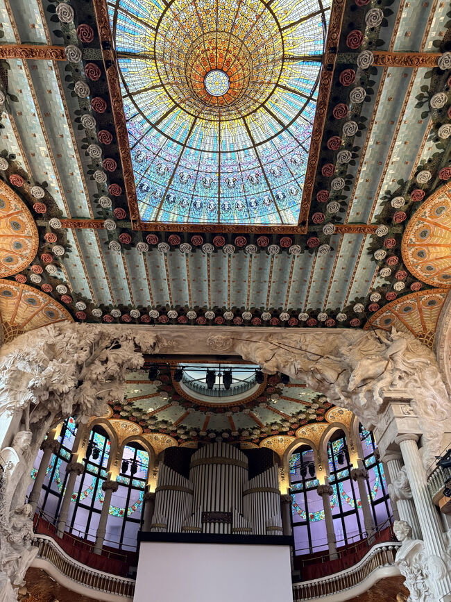 カタルーニャ音楽堂を語る時には、この写真がないと