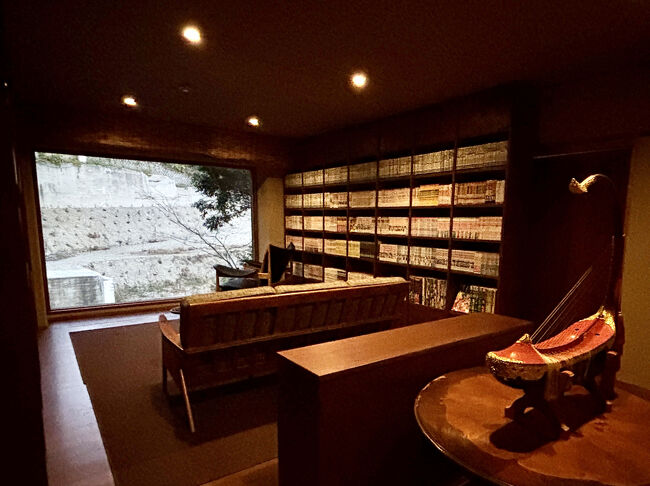 【 Comic Books Room @Ochiairo 】<br /><br />ラウンジの隣にある漫画室。