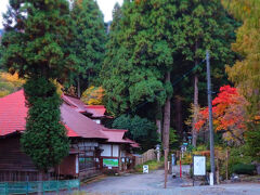 金峯神社の社務所です。静かーですな。