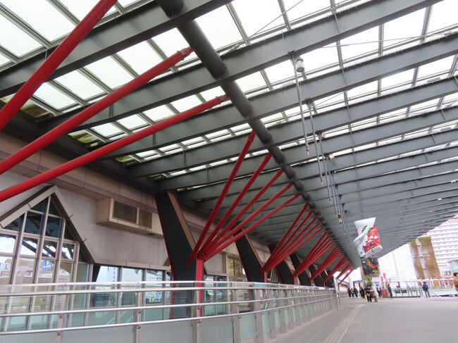 赤い差し色がとてもキレイ。