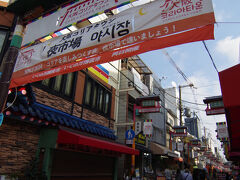 鶴橋から少し歩いて大阪コリアタウンも。夜も賑わっていそうなので、今度時間のあるときに暗くなってから再訪したいと思いました。
