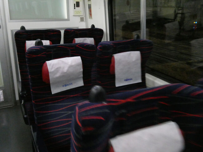 　後方の席に座ります。