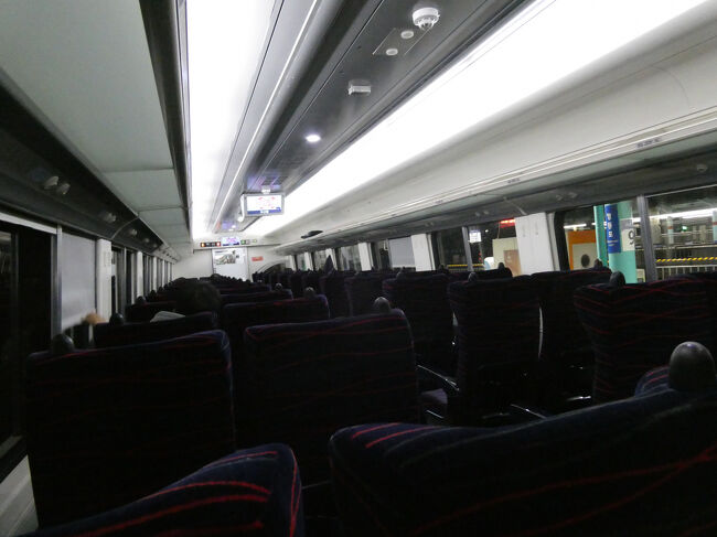 　お客さんまばら