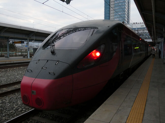 　大田駅で下車します。<br />　実は、このあと大田駅から東大邱駅まで西大邱駅経由のSRT313号に乗り、東大邱駅から再びこの「ITXセマウル1301号」に乗る予定です。<br />　座席も同じ(笑)、大田駅で犯罪を犯してもアリバイ成立、しないか。(笑)