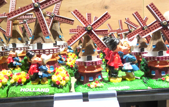 オランダ定番の風車飾り。ここではありませんが、私もひとつ購入しました。笑
