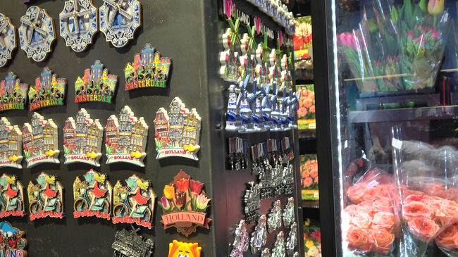 オランダらしい風車やチューリップのマグネットが並んでいて、見ているだけでも楽しいです。