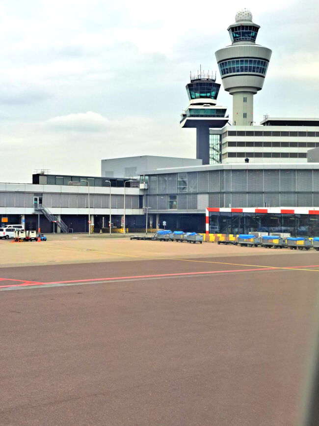 スキポール空港、たくさんの思い出ができました。<br />広くて便利で、ショップも見どころ満載。