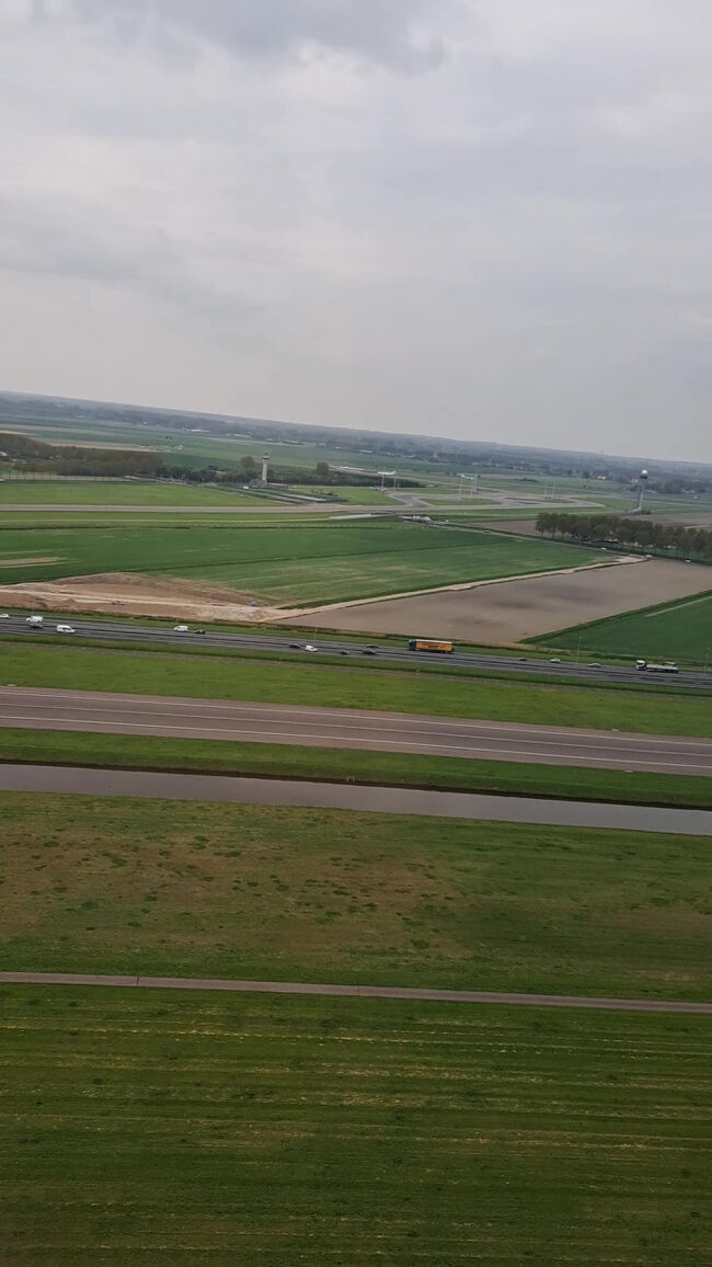 スキポール空港の広さと多様さを、最後まで実感しました。