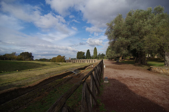 翌朝訪れたのはティヴォリの街です。ローマ市内からはバスでアクセス可能な世界遺産もある観光都市です。<br />まずはヴィッラ・アドリアーナへ。