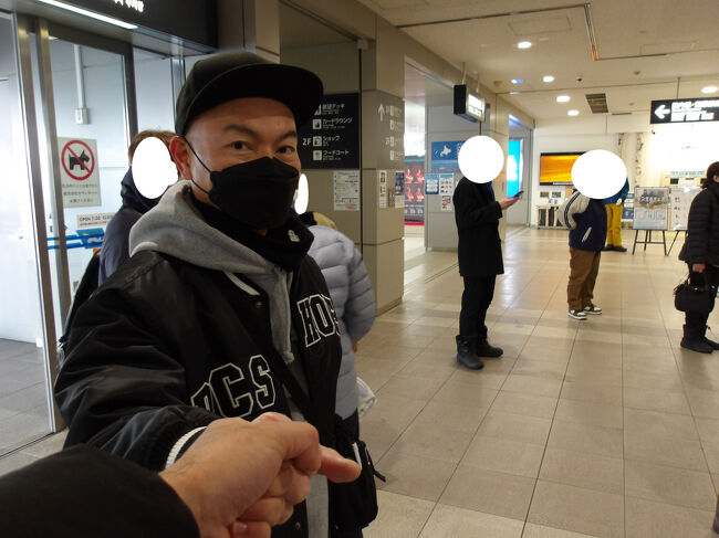 旭川空港へ迎えに来てくれたシンさんと会います( ｀ー´)ノ。<br />着陸シーンを撮ってくれたシンさんには感謝です。