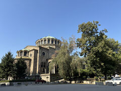 朝の聖ネデリャ教会へ再び。