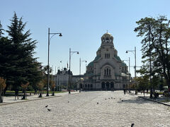 ソフィアのハイライト、アレクサンダルネフスキー寺院までテクテクと。