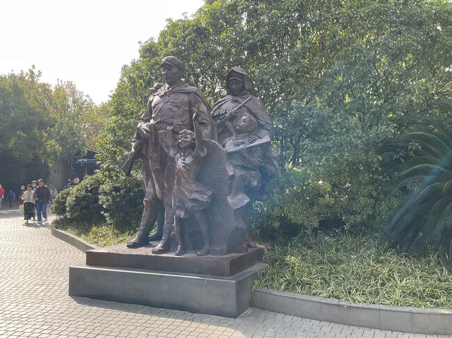 「南京路好八連」は中華人民共和国国防省が中国人民解放軍上海警備区警備団三営八連に授与した名誉称号だそう