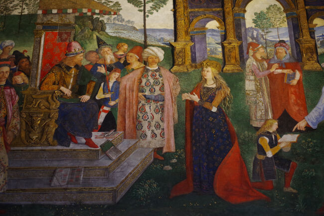 ボルジアの間にあるピントゥリッキオの描いたアレクサンドリアの聖カタリナのモデルは西暦1500年の聖年の時代にローマ教皇だったアレッサンドロ6世の娘にしてかの有名なルクレツィア・ボルジアと言われています。<br />前日に訪れたティヴォリのヴィッラ・デステの最初の所有者イッポーリト・デステの母でもありました。