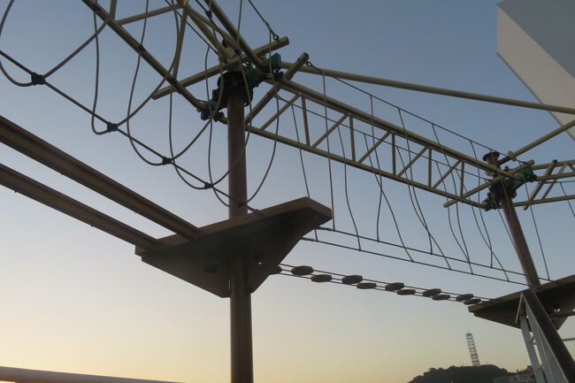 おもしろいアスレチックもありました。