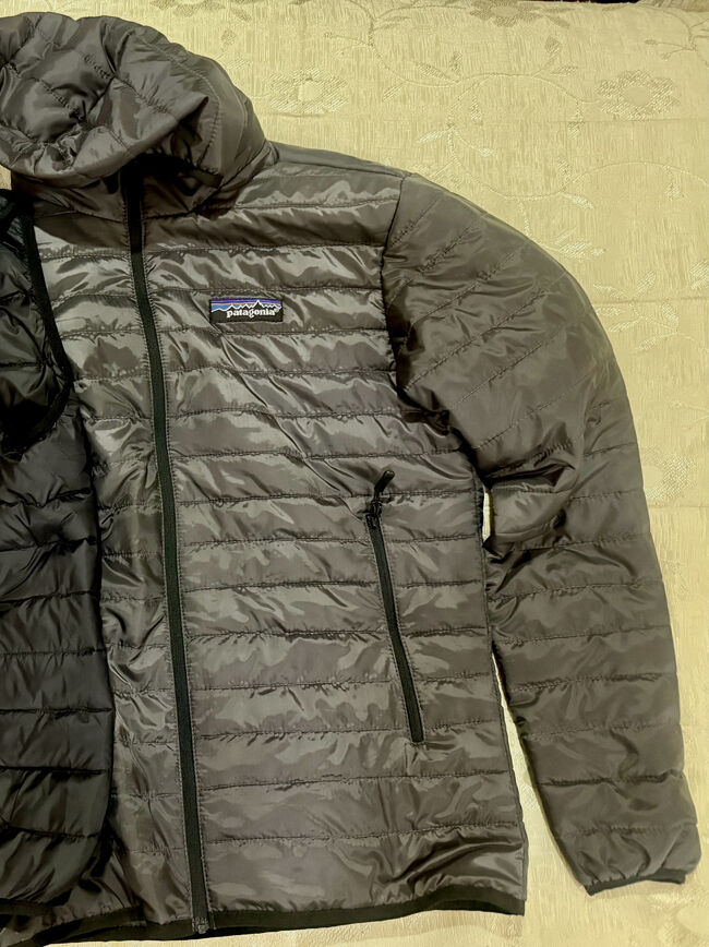 にせパタゴニアを2000ルピー:2128円でget、薄いペラペラのを探していたので丁度いい感じ、でもどう見てもダウンが入ってる価格じゃない、鹿児島で着ているうちに、更にペラペラ度が増しました、綿もほとんど入ってなくて空気が抜けてるのでは(笑)
