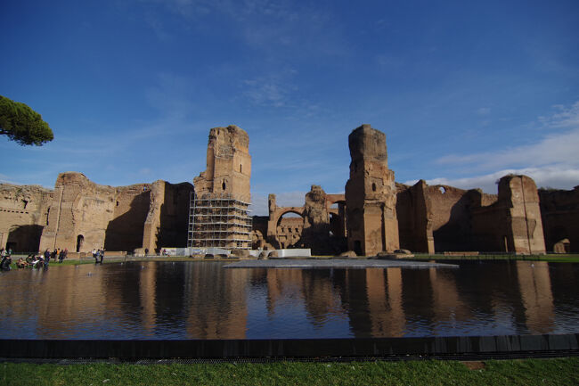 2箇所目の第一日曜日無料観光はカラカラ浴場にしました。アッピア街道寄りにあり、キャパシティもあるため並ばずすぐに入場できました。