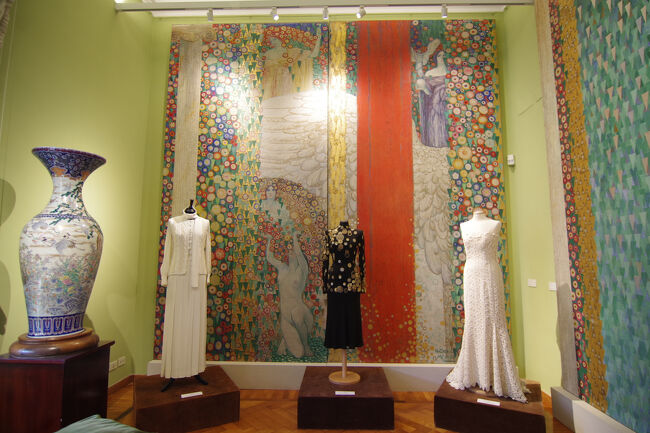 3箇所目の第一日曜日無料観光はBoncompagni Ludovisi博物館。ここは事前予約ができたので楽でした。100年以上前に建てられた家の中に服飾や装飾家具などが展示されています。