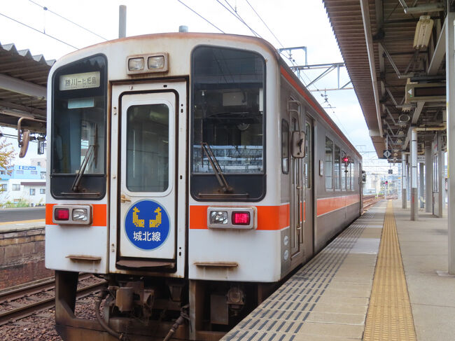 12:43発の勝川行き。城北線は非電化なのに全線高架路線。かなりユニークな存在かと。