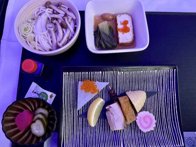 5:00 には起こされて、早くも朝食、2週間ぶりの和食だぁ