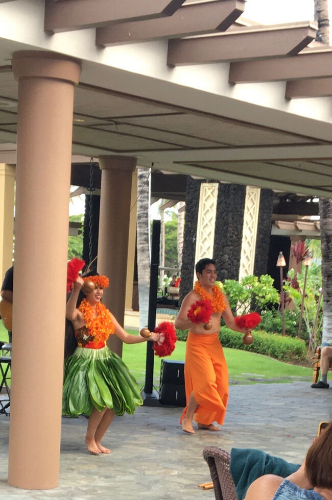 コロナ後はフラも縮小版になってしまいましたが、約２時間楽しめます（途中で休憩や着替えの時間があります）