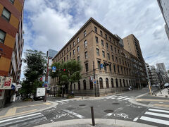 国の重要文化財の綿業会館。ここも、たまに見学会が開かれているそうなので、いずれまた。