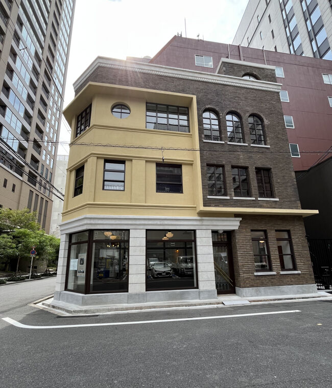 チェックアウトして、心斎橋まで行くのですが、淀屋橋から本町、心斎橋の周辺は、古い建物が多いんですよね。お散歩しながら行くことにしました。