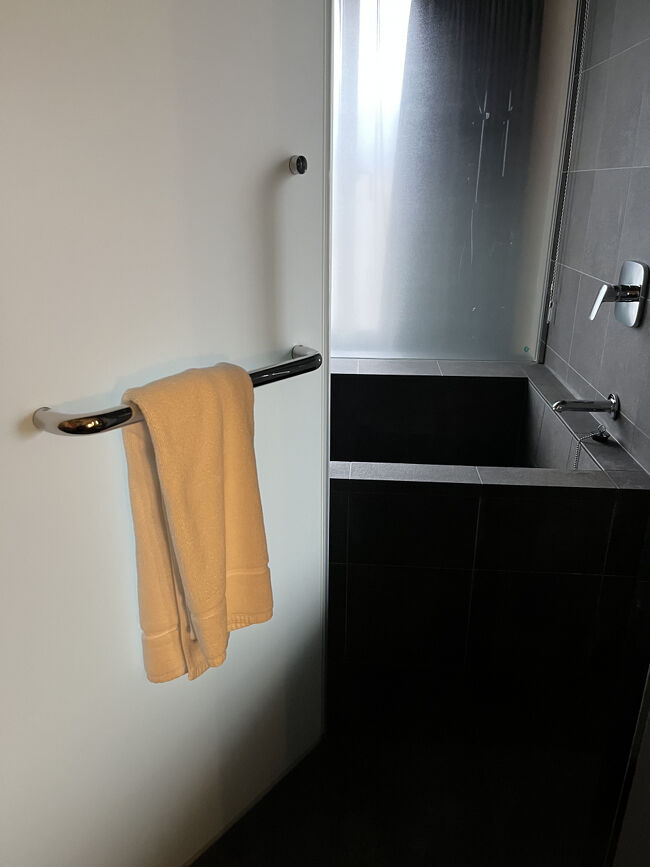 浴槽が深く大きく、お湯をためるのにちょっと時間がかかります。