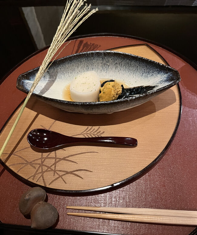 ランチは、研覃ほりべさんにて。祇園から四条に移転された店です。値段はミシュラン１つ星の和食にしては、比較的リーズナブルでした。<br />和食の世界では、もう秋。季節を感じる美味しいお料理を堪能しました。<br /><br />食べ終わったら、今回の旅は終わり。駅に向かいます。<br />お読みいただき、ありがとうございました。