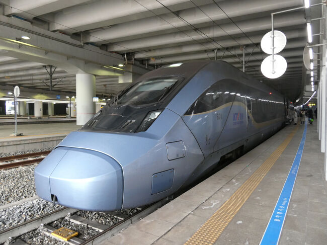　前方から1枚<br />　当初、この下り「KTX17号」に、幸信駅から釜山駅まで乗り通す予定にしていましたが、西大邱駅経由のSRTに乗ることを優先しました。(笑)