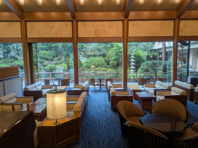 16:54 ロビーに来て、