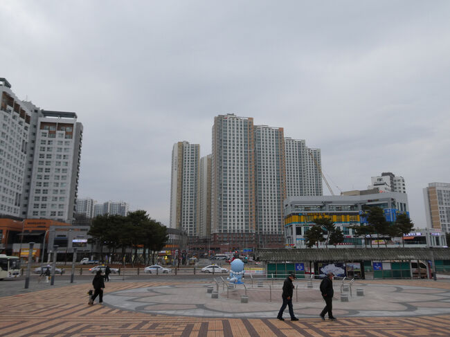 　2013年6月に訪れた時の写真はこちらです。<br /><br />　https://ssl.4travel.jp/img/tcs/t/pict/lrg/29/67/86/lrg_29678650.jpg?20130703221302<br /><br />　10年余りの間に高層マンションが立ち並ぶようになりました。