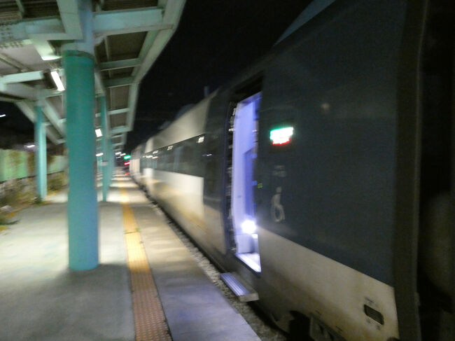 　山川車両、途中の益山駅で麗水エキスポ駅からの車両と併結されます。<br /><br />　木浦駅19:55　→　龍山駅22:34（KTX434号）