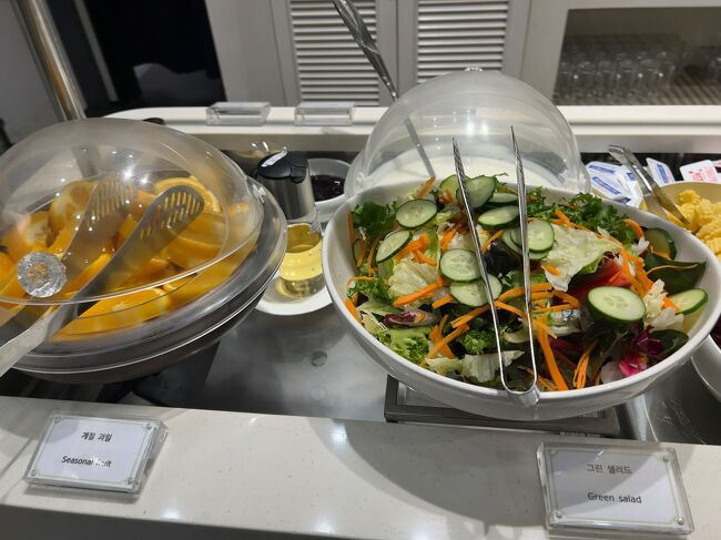 　サラダ、フルーツ