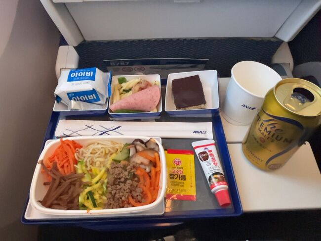 　機内食いただきます。<br />　ビビンバです。<br />　