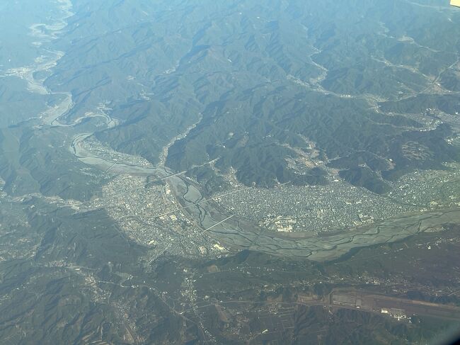 　左下に大井川鐡道起点の金谷駅