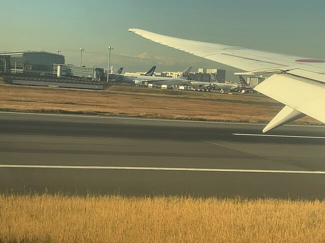 　Ａ滑走路に着陸しました。