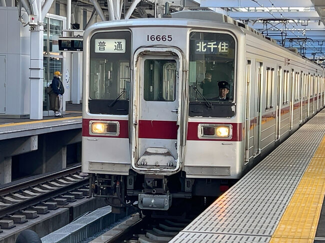 　続いて各駅停車北千住行き到着<br /><br />　とうきょうスカイツリー駅11:35　→　曳舟駅11:38<br />　