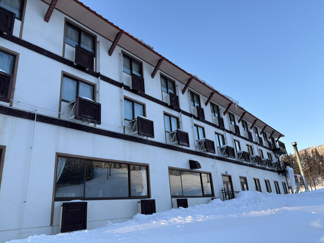 バスターミナルまでホテルの車に迎えに来ていただき、蔵王温泉の一番高い場所に連れていってくれました。<br /><br />蔵王、アストリアホテルです。<br /><br />海外からのお客様は受け入れられないとのことで、日本人の方ばかりで安心でした。