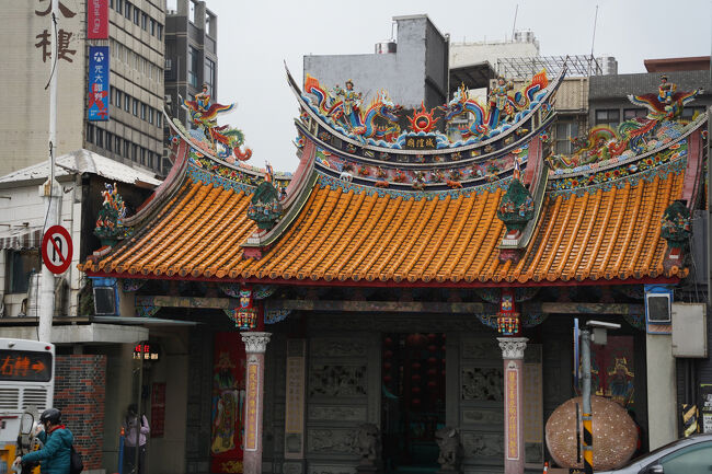 向かいは、こないだの城隍廟んとこ。