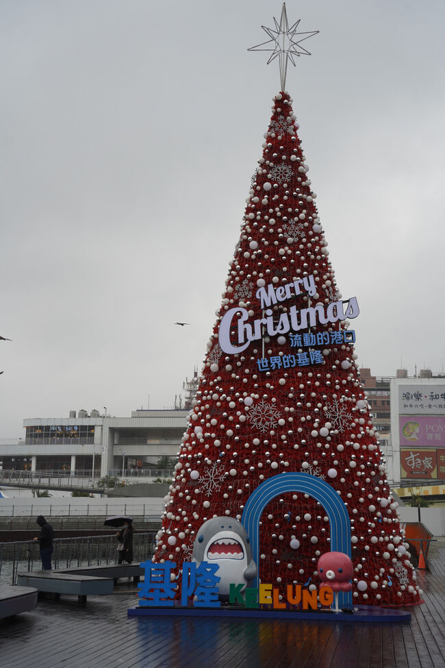 デッカいクリスマスです。もう来週やねんね。