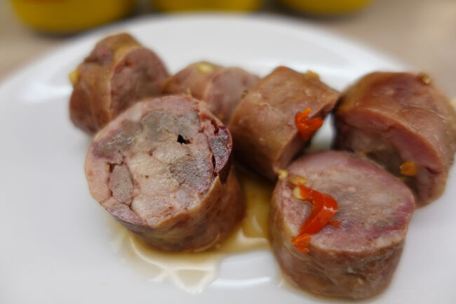 中が豚さんの肝。しっかり肝のクセもあり、でも臭いってんで無くえぇつまみ…焼酎ならもっとえぇかな…