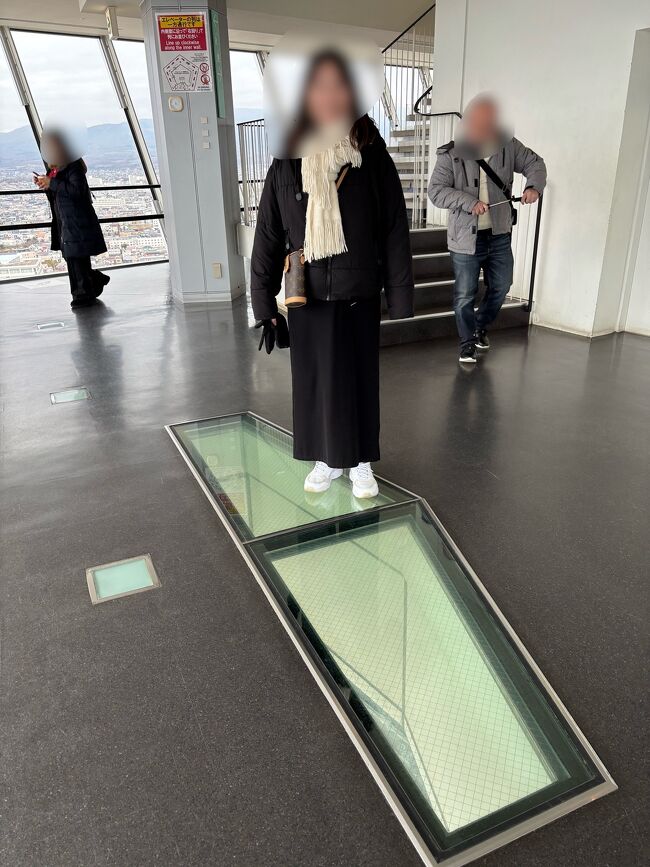 ガラスの床は怖いけど、チャレンジしました。