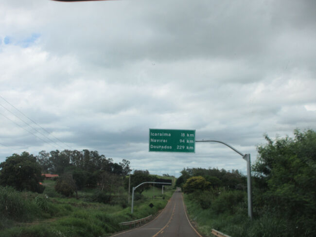 何か記憶が有ると思ってたら<br />　南マットグロッソ州ドウラードスに行く道ね。