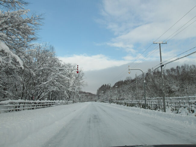 出発しますよ(^_-)-☆。<br />外はすっかり白銀の世界。