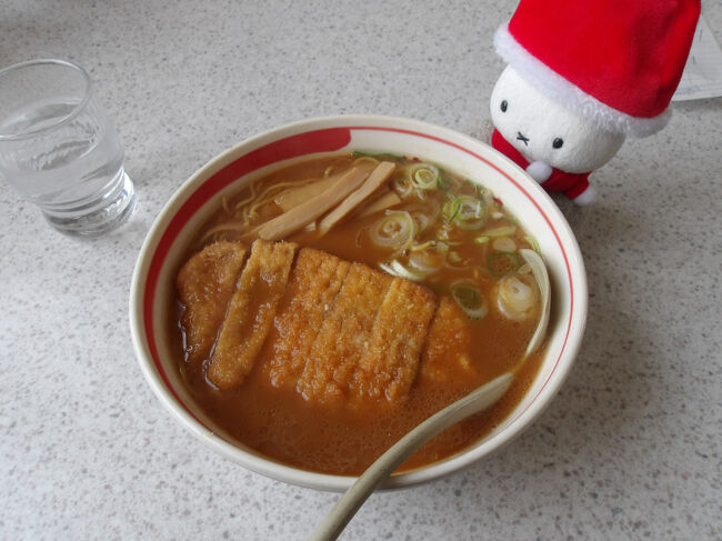 なのでカツラーメンのしょうゆをいただきます。