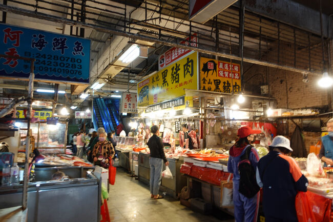 今日も仁愛市場です。何処で喰うてくかな…って、また早過ぎますね。全く学習しないちうか、時計ちゃんと見ないちうか。