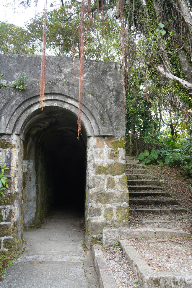 で、遺構は砲台と言うより兵舎？