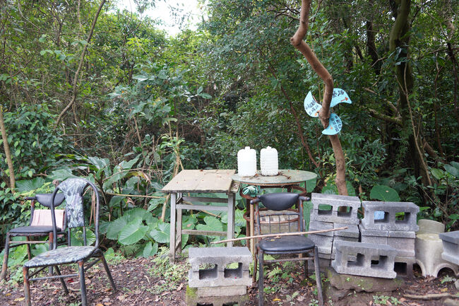 不思議な休憩所かしら。