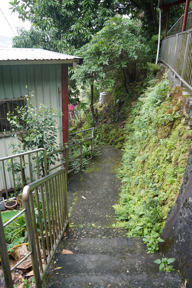 んで…何処に着きましたかね？さっきまでの親切な矢印も見当たらぬ。